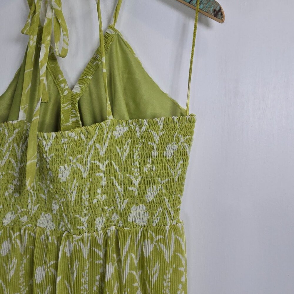 Japna Cropped Tie Behind Full Accordian Pleat Triangle Cup - Picture 6 of 10